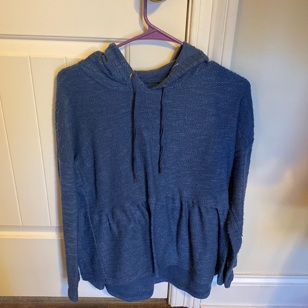 Casual, hooded sweatshirt style top!